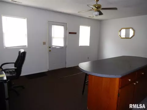 306 W Murray St, Macomb, IL 61455 photo 3