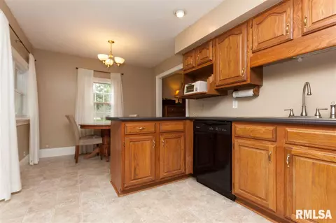 306 N 5th St, Dunlap, IL 61525 photo 7
