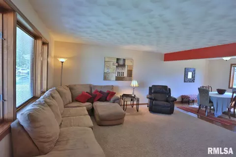 12504 N Cedar Bluff Dr, Dunlap, IL 61525 photo 4