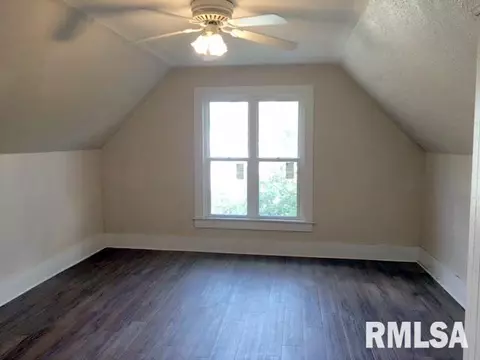 659 E Pine St, Canton, IL 61520 photo 22