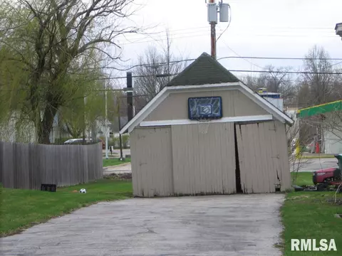 611 E Carroll St, Macomb, IL 61455 photo 3