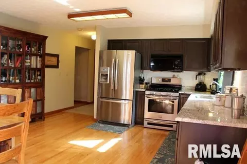 1906 Century Dr, Eureka, IL 61530 photo 6
