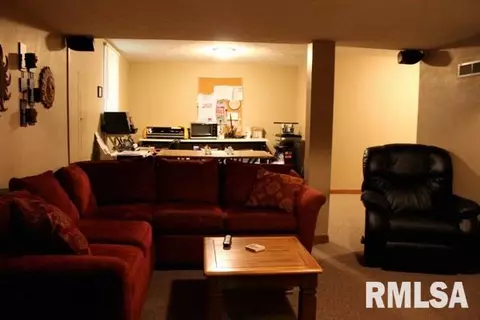 1906 Century Dr, Eureka, IL 61530 photo 26