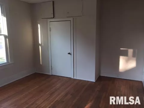 748 E Locust St, Canton, IL 61520 photo 13