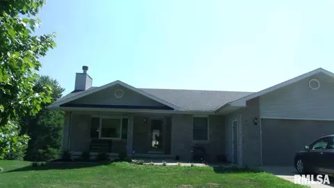 813 N Madison St, Macomb, IL 61455 photo 1