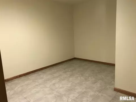 813 N Madison St, Macomb, IL 61455 photo 15