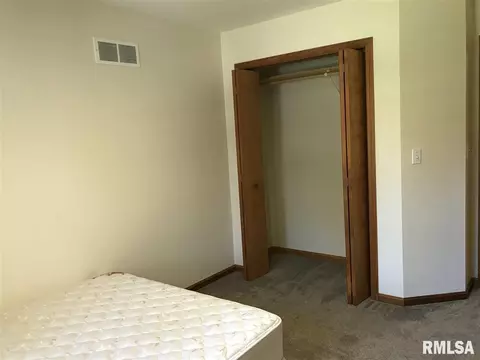 813 N Madison St, Macomb, IL 61455 photo 14