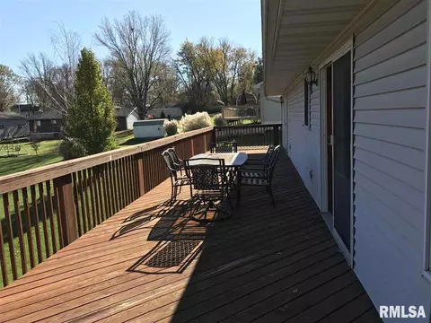 813 N Madison St, Macomb, IL 61455 photo 7