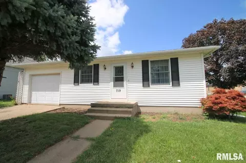 719 E Chatham St, Metamora, IL 61548 photo 2