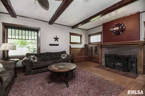 455 E Walnut, Washburn, IL 61570 photo 4
