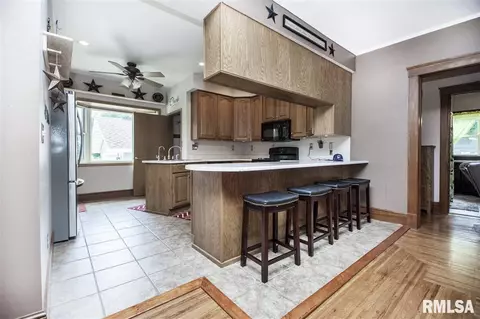 455 E Walnut, Washburn, IL 61570 photo 6