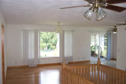 1525 E Myrtle St, Canton, IL 61520 photo 2