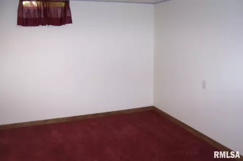 1525 E Myrtle St, Canton, IL 61520 photo 24