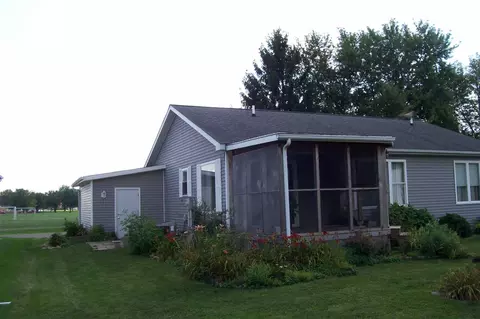 1525 E Myrtle St, Canton, IL 61520 photo 27
