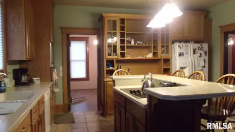 524 E Washington St, Macomb, IL 61455 photo 9