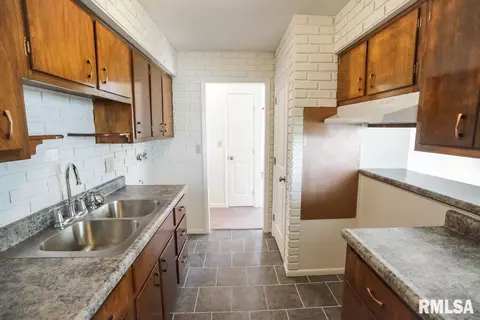 302 Bittersweet Rd, Washington, IL 61571 photo 15