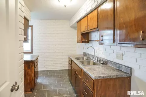 302 Bittersweet Rd, Washington, IL 61571 photo 16