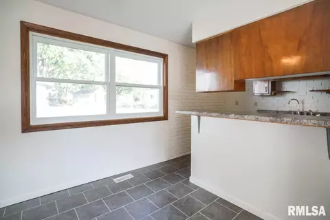 302 Bittersweet Rd, Washington, IL 61571 photo 17