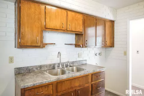 302 Bittersweet Rd, Washington, IL 61571 photo 12