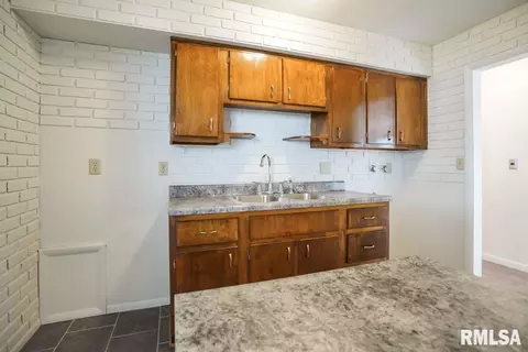 302 Bittersweet Rd, Washington, IL 61571 photo 13