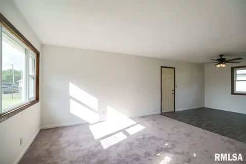 302 Bittersweet Rd, Washington, IL 61571 photo 7