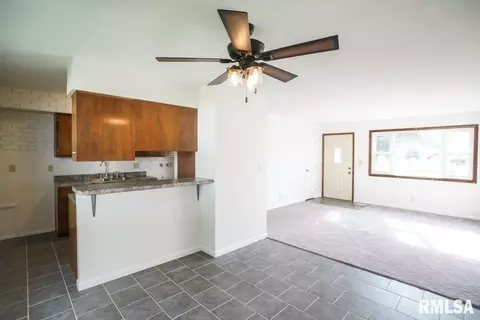 302 Bittersweet Rd, Washington, IL 61571 photo 10