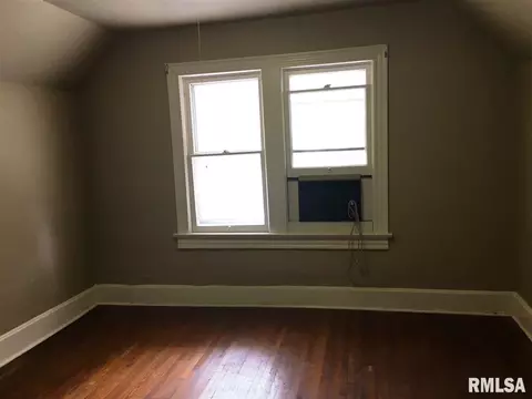 105 S Liberty, Eureka, IL 61530 photo 17