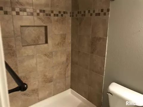 1301 Mitchell St, Washington, IL 61571 photo 11