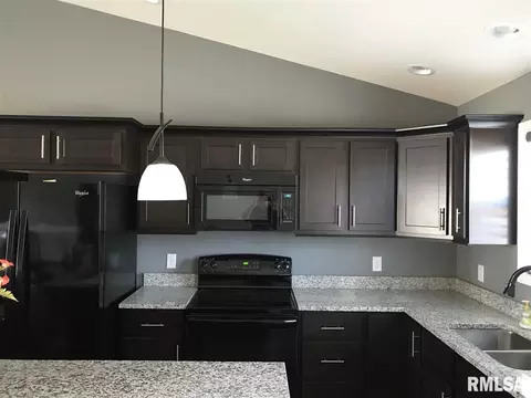 1301 Mitchell St, Washington, IL 61571 photo 5