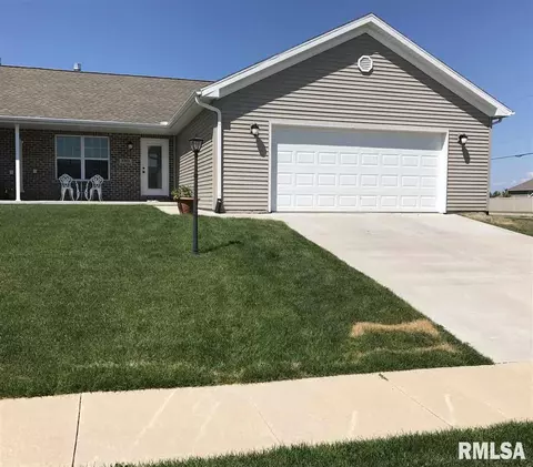 1301 Mitchell St, Washington, IL 61571 photo 1