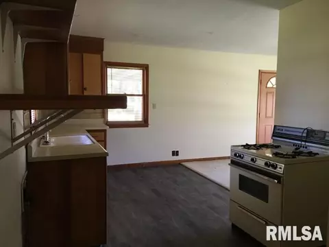 903 Bobby, Macomb, IL 61455 photo 6