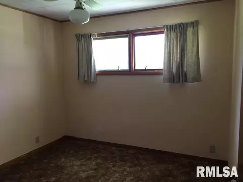 903 Bobby, Macomb, IL 61455 photo 8