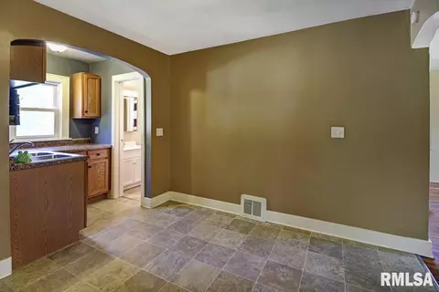 525 E Pasadena Ave, Peoria, IL 61603 photo 13
