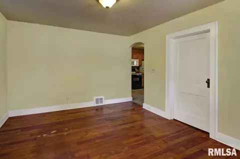 525 E Pasadena Ave, Peoria, IL 61603 photo 4