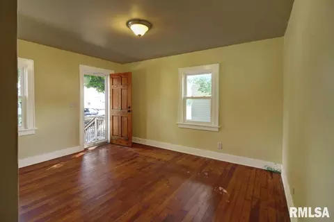 525 E Pasadena Ave, Peoria, IL 61603 photo 6
