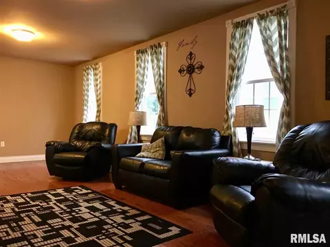 426 S Randolph St, Macomb, IL 61455 photo 8