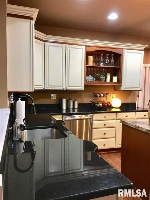 426 S Randolph St, Macomb, IL 61455 photo 11