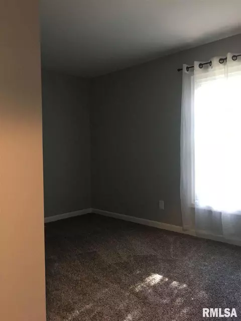 345 Jamestown Rd, Macomb, IL 61455 photo 10