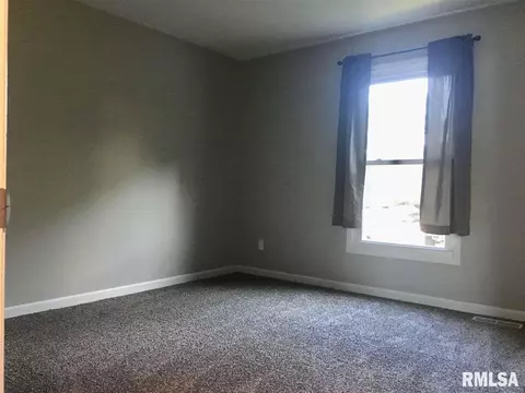 345 Jamestown Rd, Macomb, IL 61455 photo 8