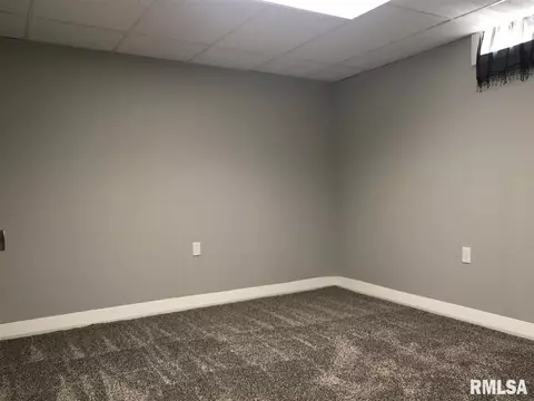 345 Jamestown Rd, Macomb, IL 61455 photo 12