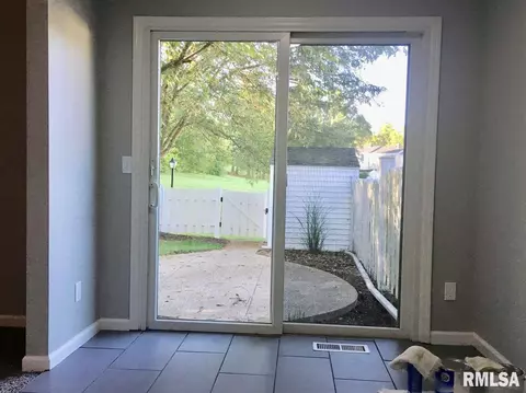 345 Jamestown Rd, Macomb, IL 61455 photo 7