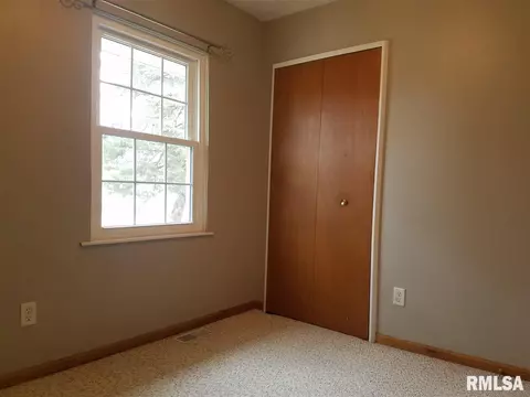 2210 Easter Ave, Pekin, IL 61554 photo 18