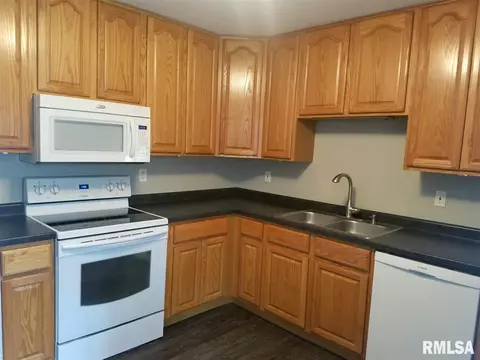 2210 Easter Ave, Pekin, IL 61554 photo 12