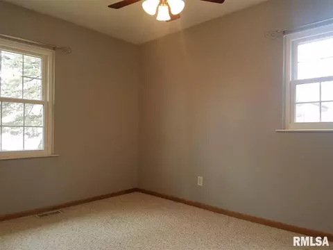 2210 Easter Ave, Pekin, IL 61554 photo 19