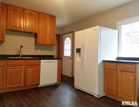 2210 Easter Ave, Pekin, IL 61554 photo 11