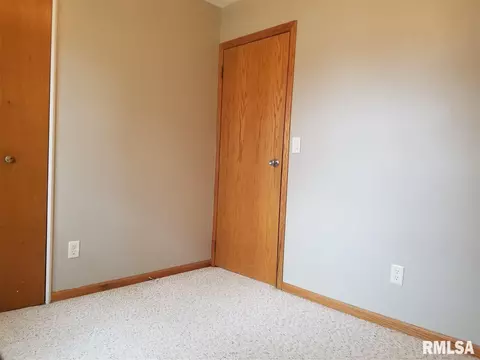 2210 Easter Ave, Pekin, IL 61554 photo 17