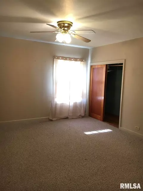 314 E James St, Eureka, IL 61530 photo 12