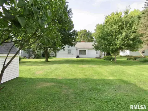 314 E James St, Eureka, IL 61530 photo 14