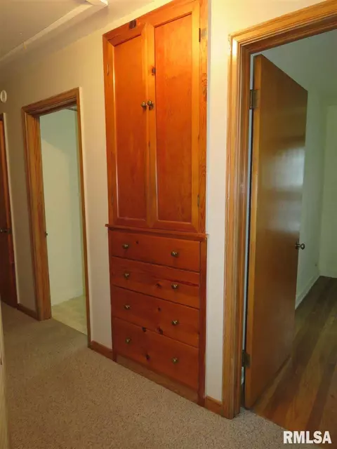 314 E James St, Eureka, IL 61530 photo 5