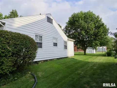 314 E James St, Eureka, IL 61530 photo 15